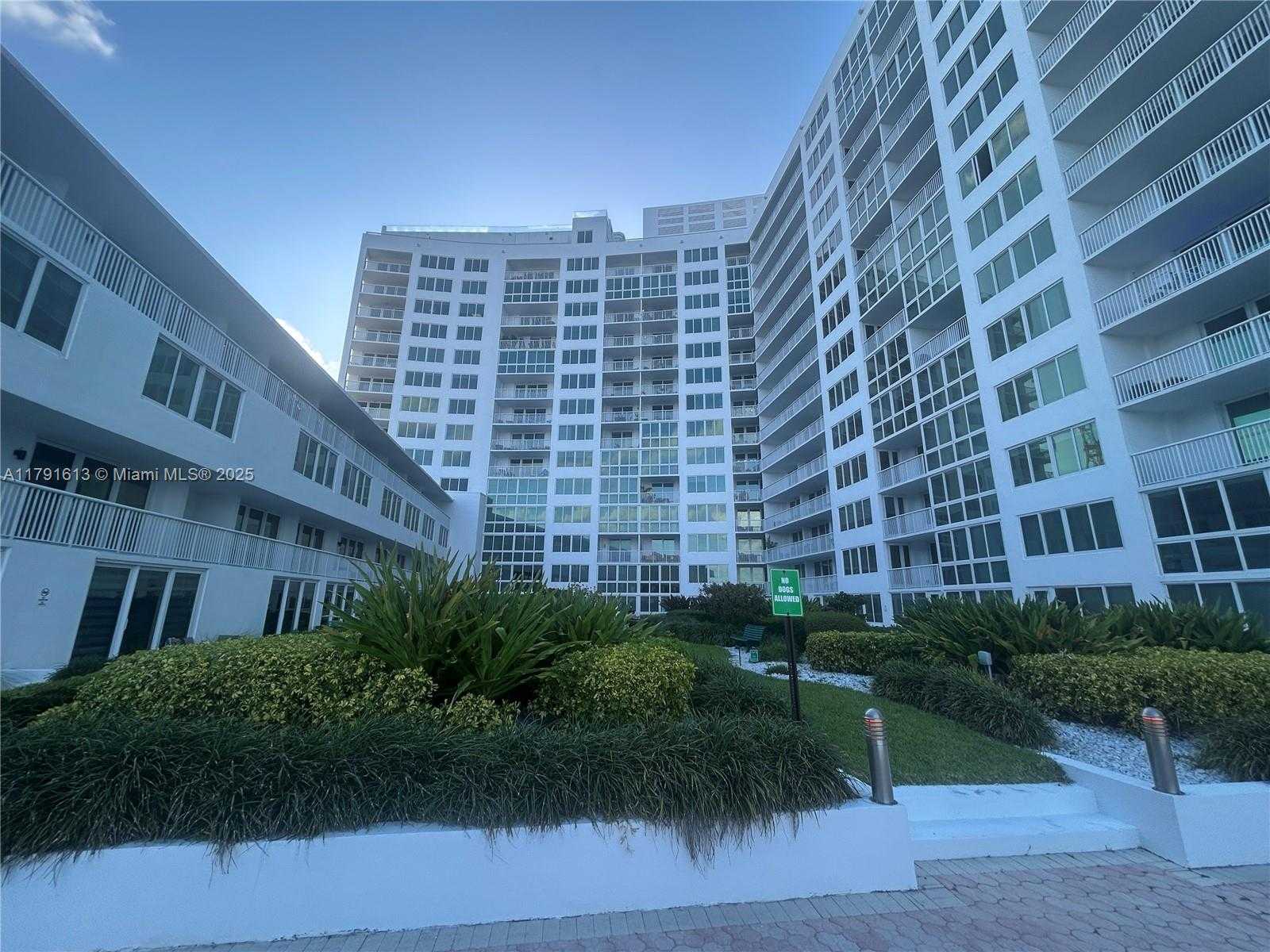 Small Image of 5401 COLLINS AVE #434, Miami Beach Number 25