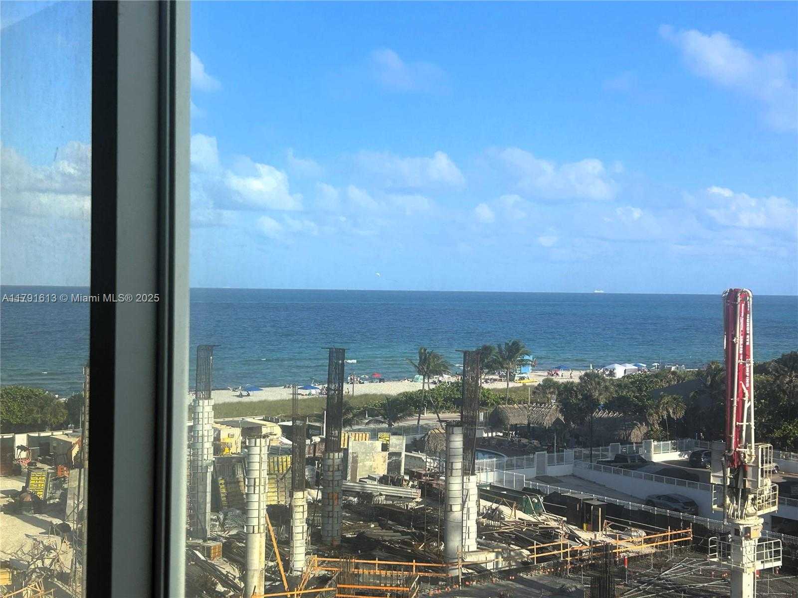 Small Image of 5401 COLLINS AVE #434, Miami Beach Number 3