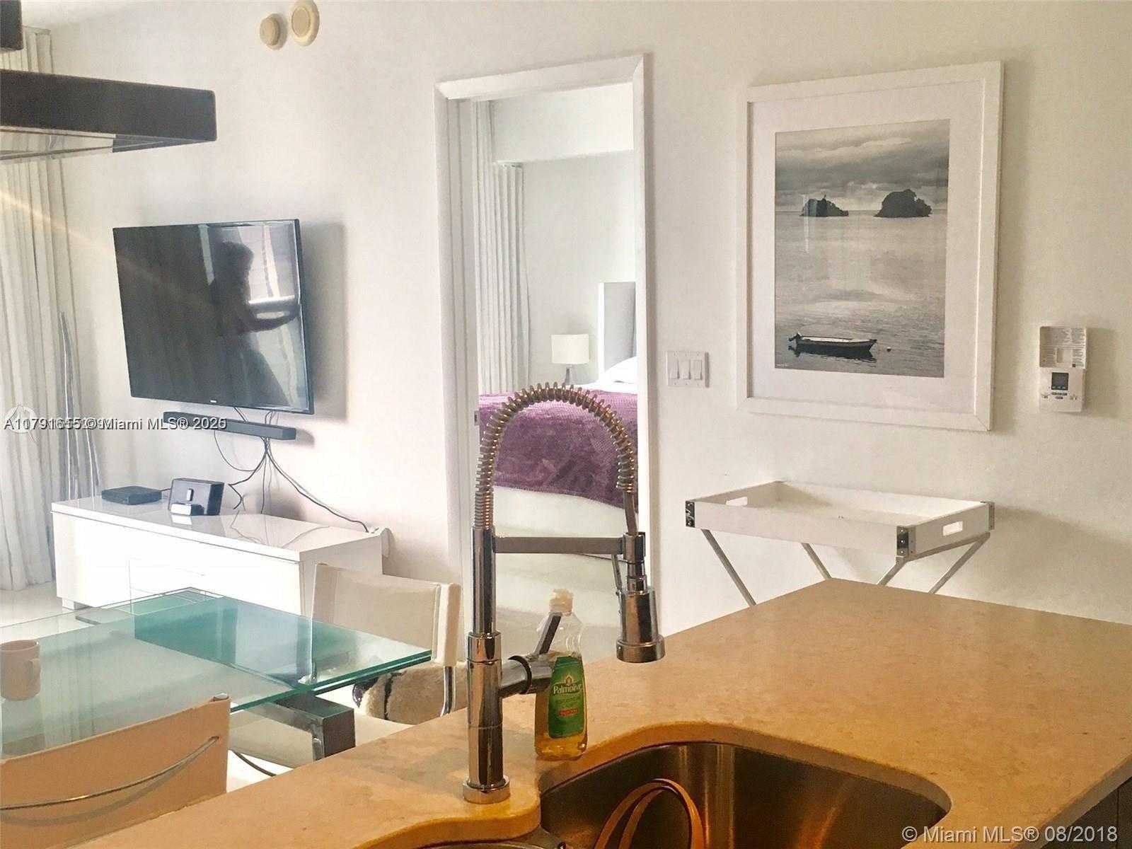 Small Image of 485 BRICKELL AVE #1903, Miami Number 3