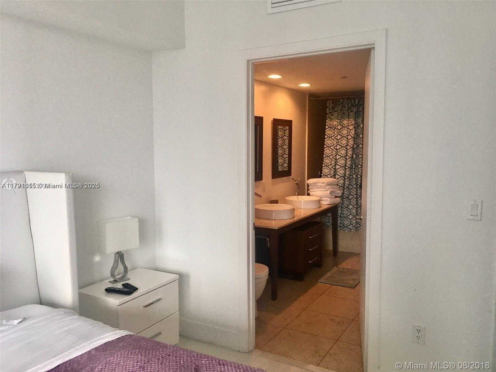 Small Image of 485 BRICKELL AVE #1903, Miami Number 5