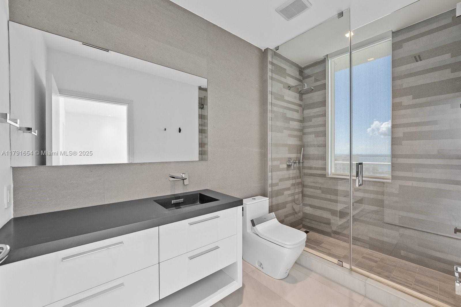 Small Image of 300 SOUTH BISCAYNE BLVD #PH-3902, Miami Number 11