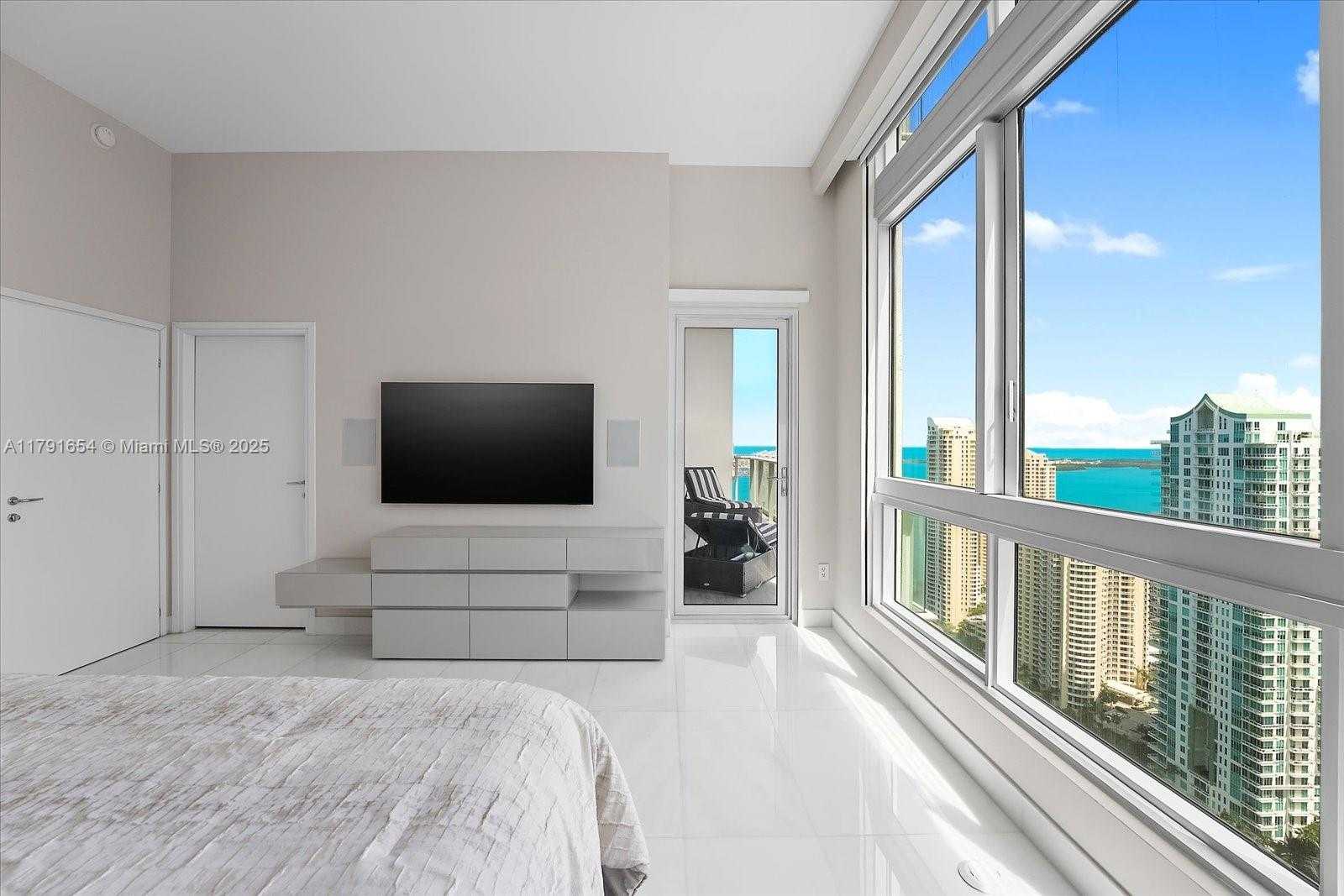 Small Image of 300 SOUTH BISCAYNE BLVD #PH-3902, Miami Number 12