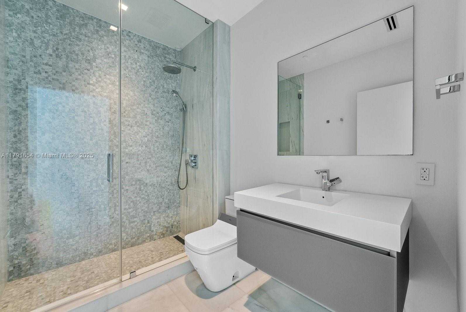 Small Image of 300 SOUTH BISCAYNE BLVD #PH-3902, Miami Number 14