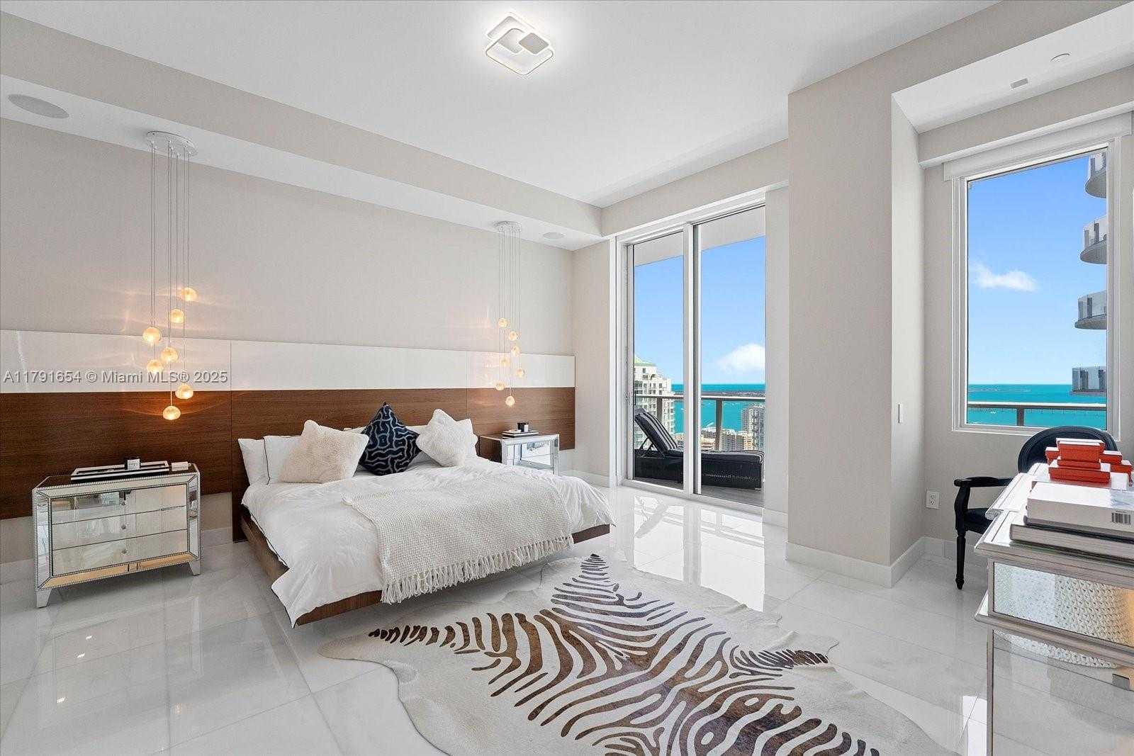 Small Image of 300 SOUTH BISCAYNE BLVD #PH-3902, Miami Number 6