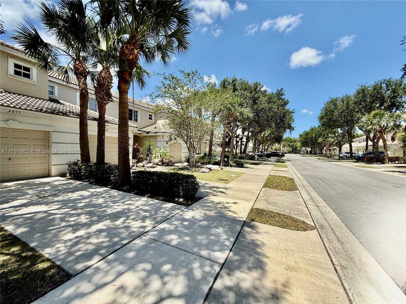 Small Image of 4855 PALMBROOKE CIR, West Palm Beach Number 12