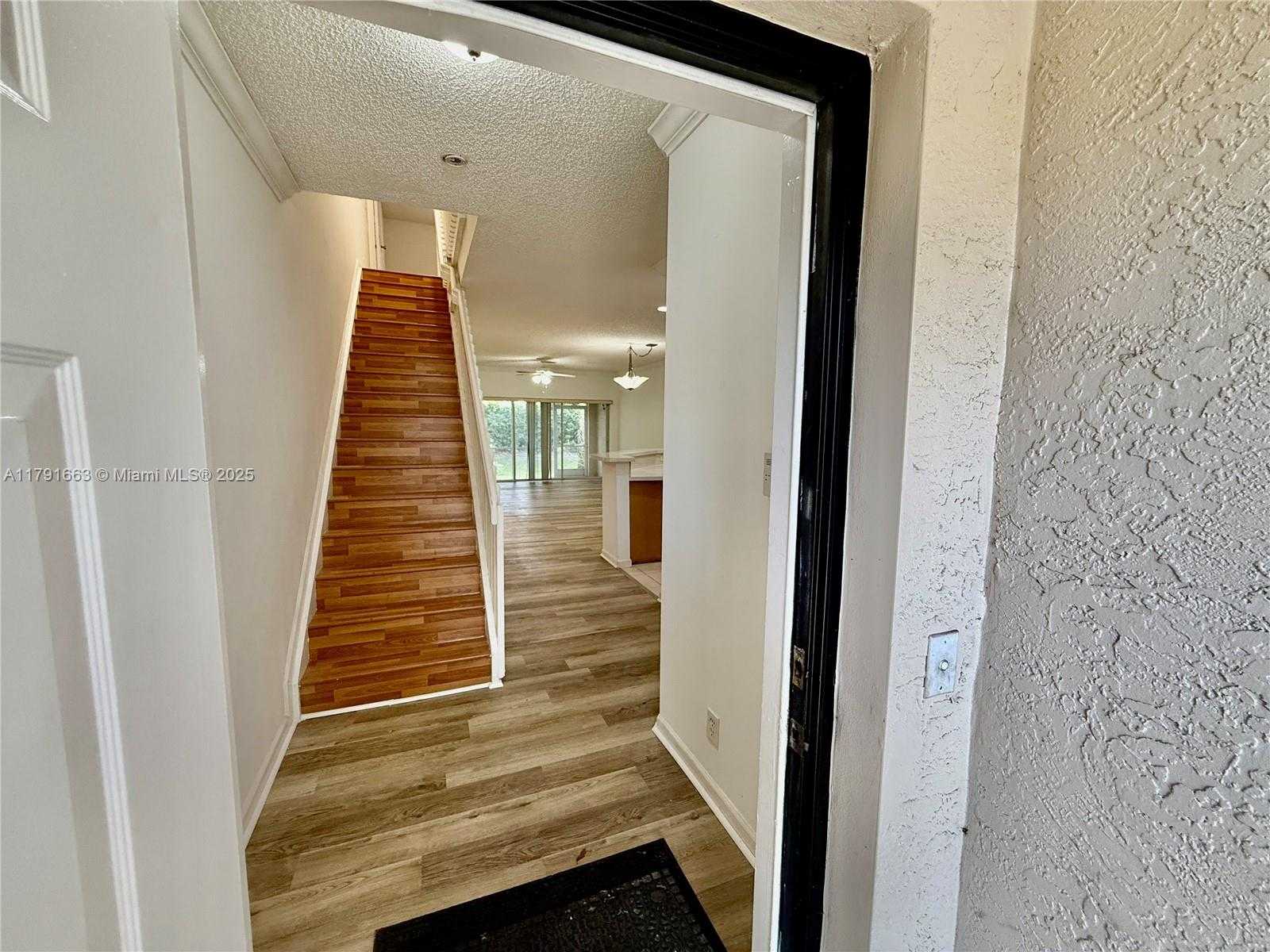 Small Image of 4855 PALMBROOKE CIR, West Palm Beach Number 15