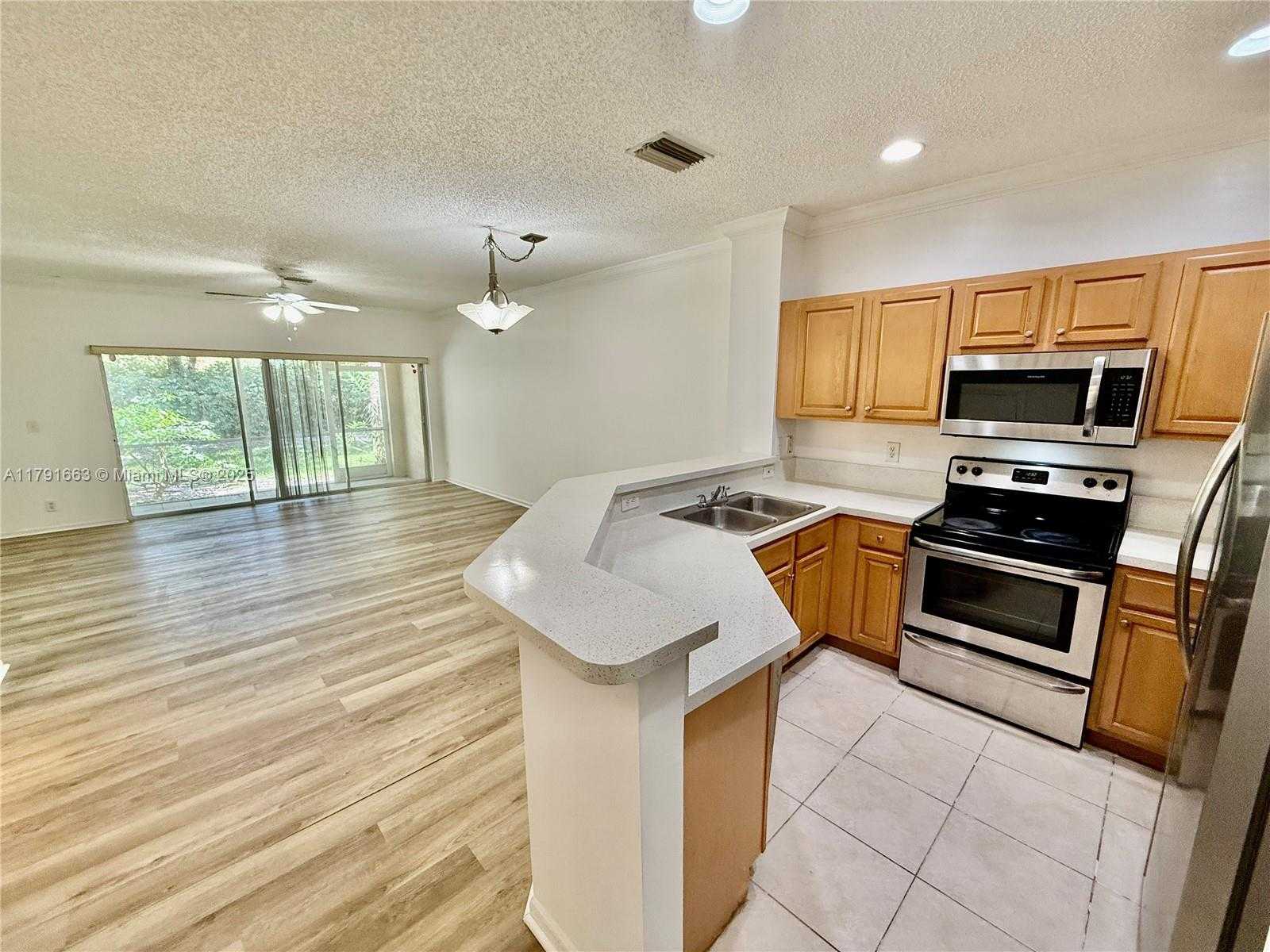 Small Image of 4855 PALMBROOKE CIR, West Palm Beach Number 16