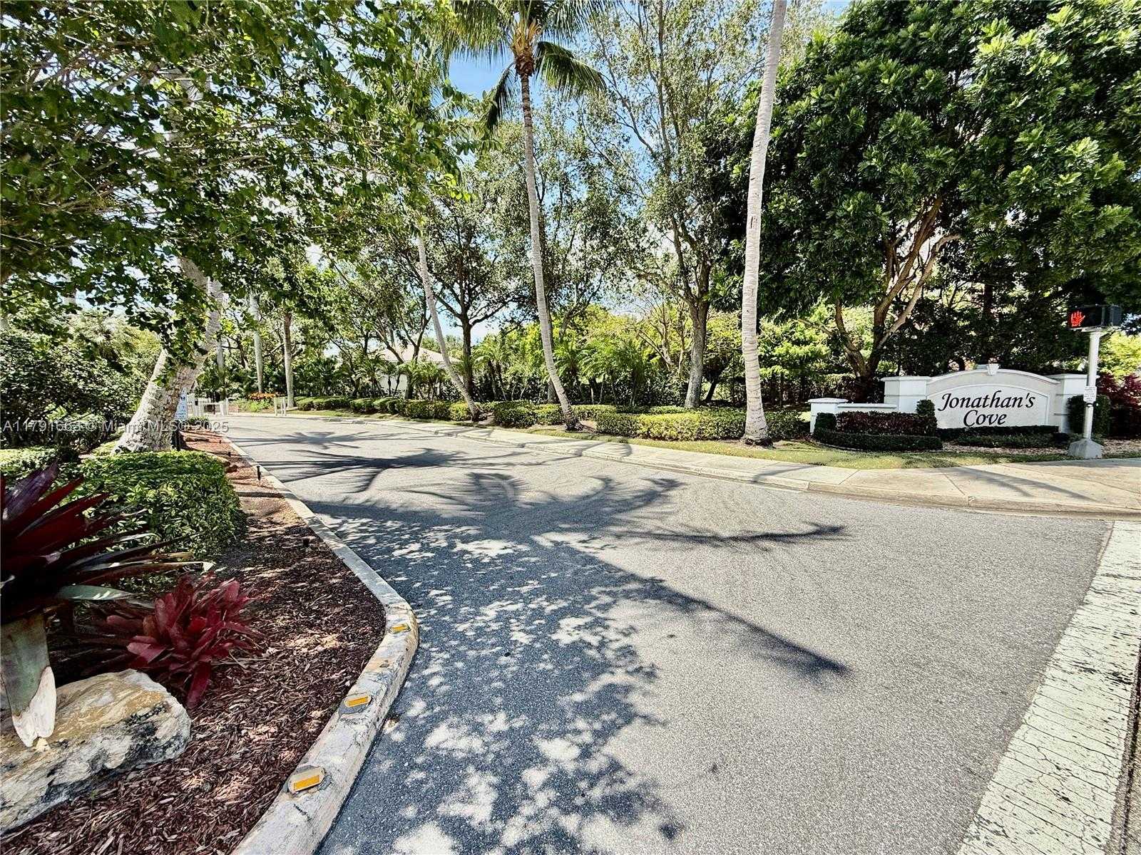 Small Image of 4855 PALMBROOKE CIR, West Palm Beach Number 2