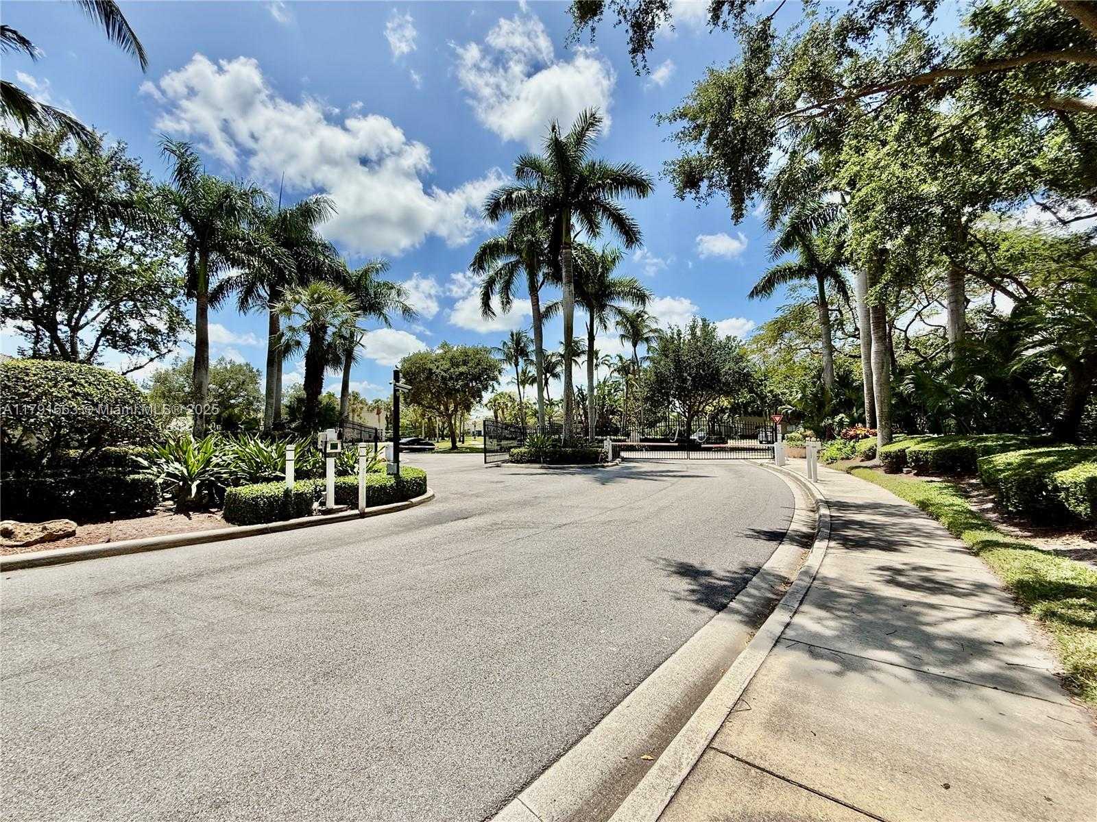 Small Image of 4855 PALMBROOKE CIR, West Palm Beach Number 3