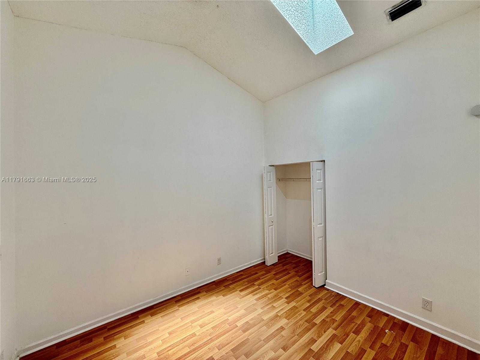 Small Image of 4855 PALMBROOKE CIR, West Palm Beach Number 31