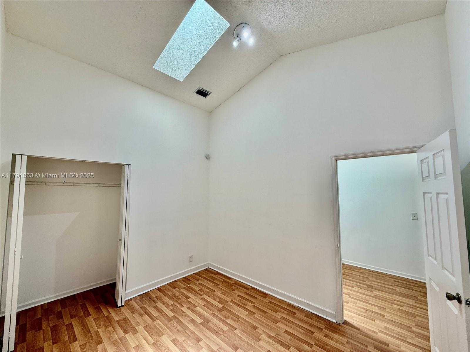 Small Image of 4855 PALMBROOKE CIR, West Palm Beach Number 32