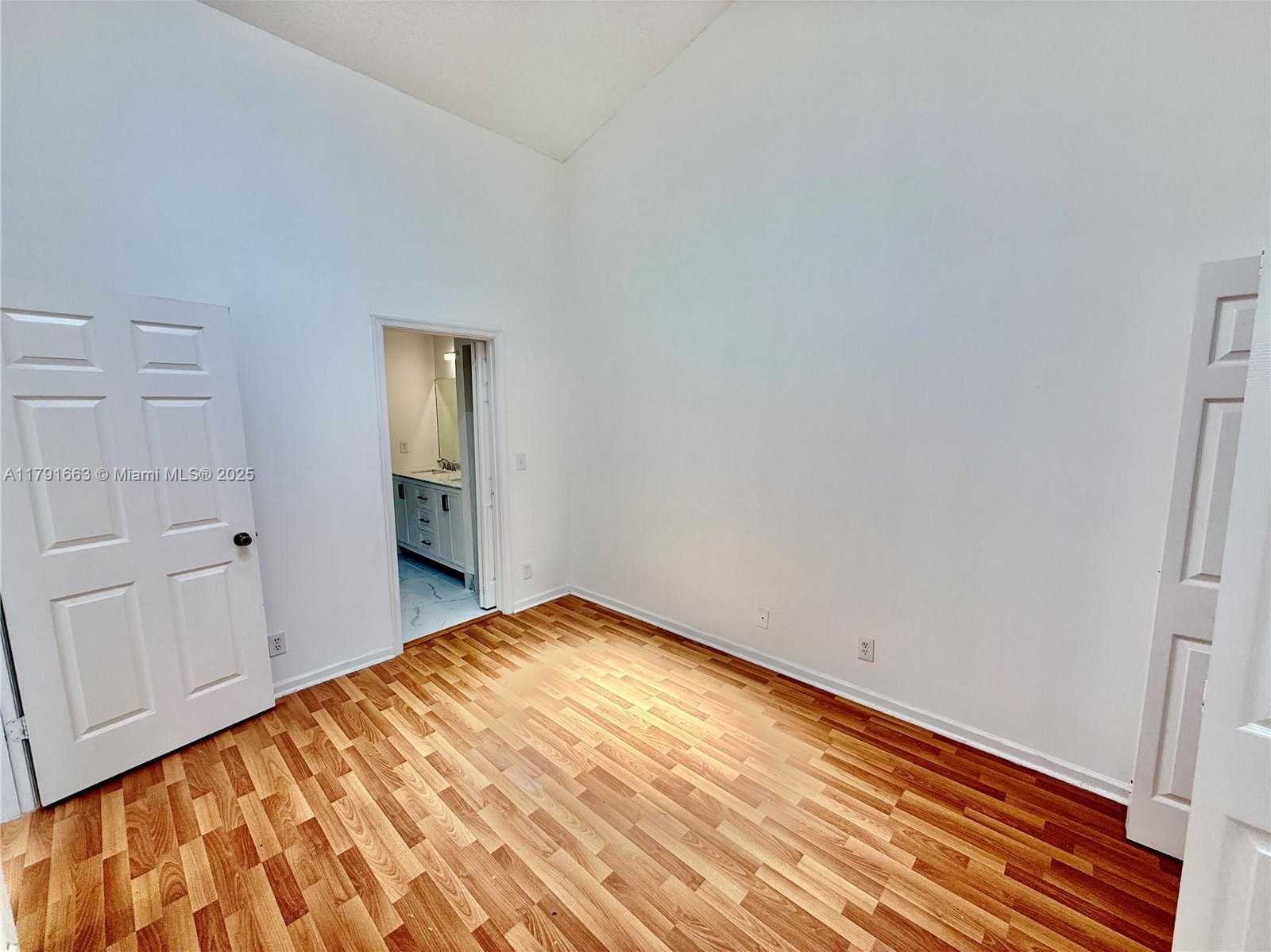 Small Image of 4855 PALMBROOKE CIR, West Palm Beach Number 33