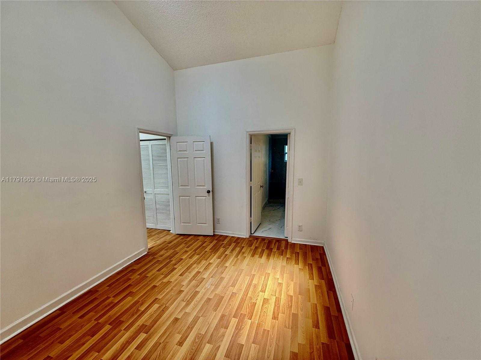 Small Image of 4855 PALMBROOKE CIR, West Palm Beach Number 34