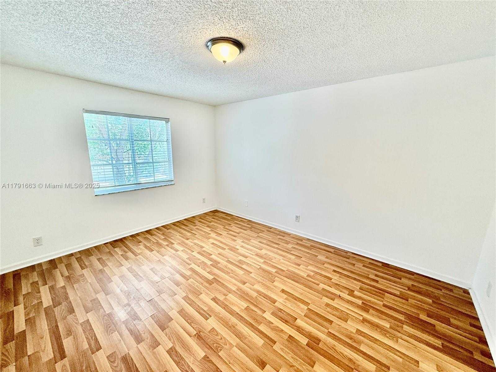 Small Image of 4855 PALMBROOKE CIR, West Palm Beach Number 38