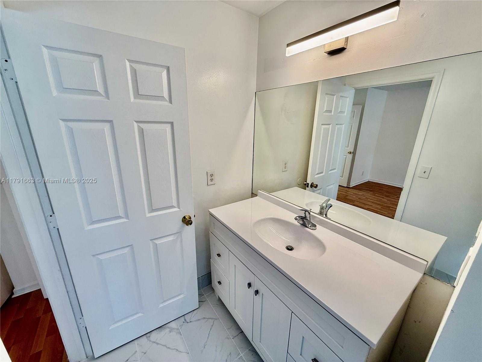 Small Image of 4855 PALMBROOKE CIR, West Palm Beach Number 39