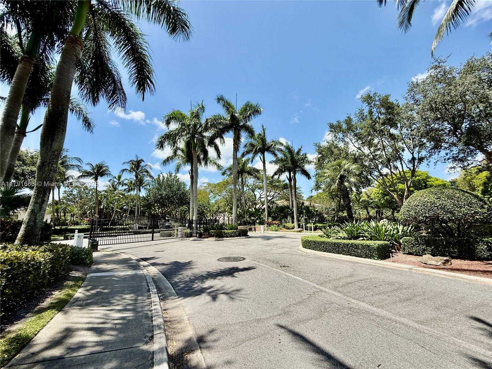 Small Image of 4855 PALMBROOKE CIR, West Palm Beach Number 4
