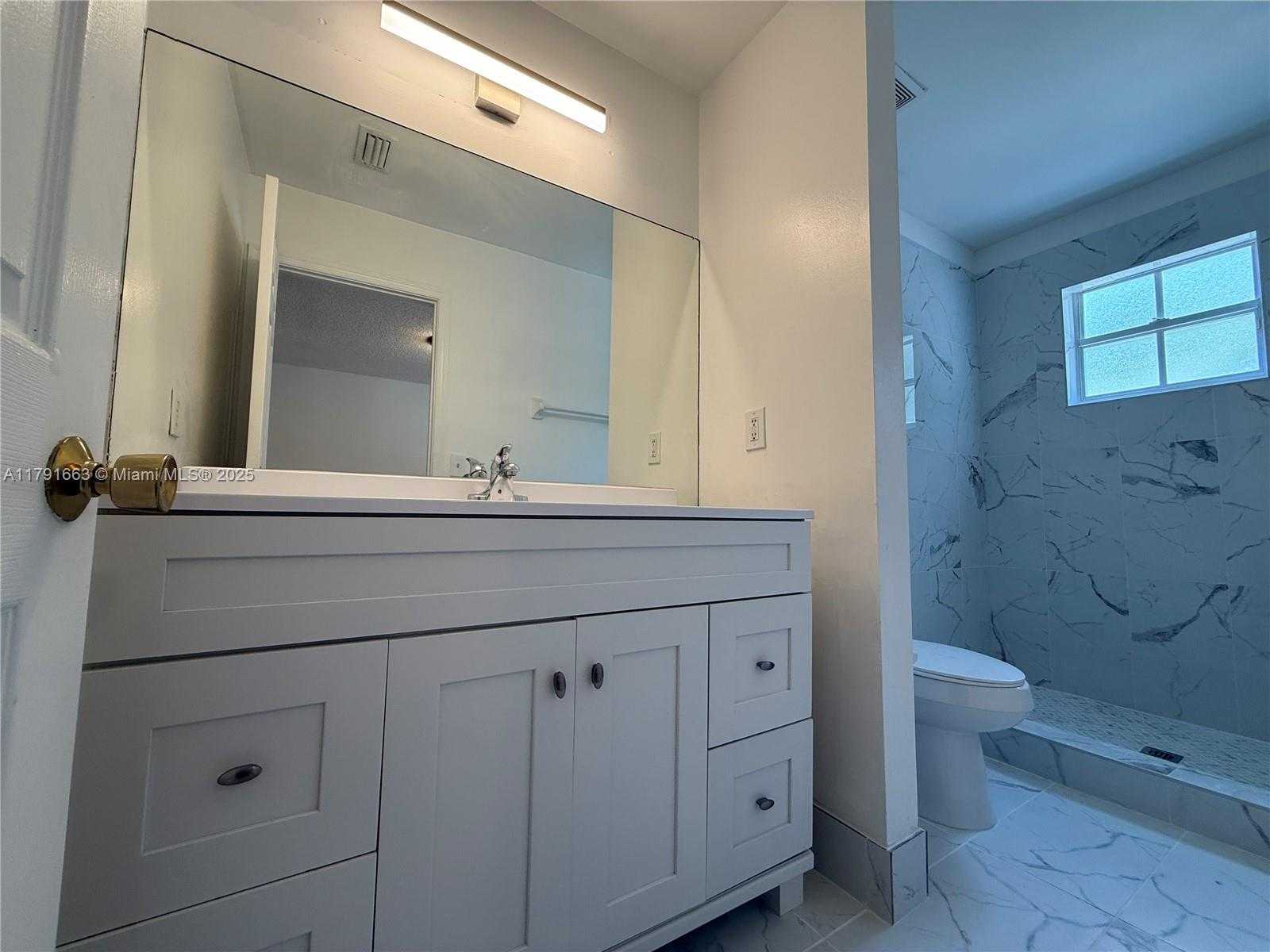 Small Image of 4855 PALMBROOKE CIR, West Palm Beach Number 40