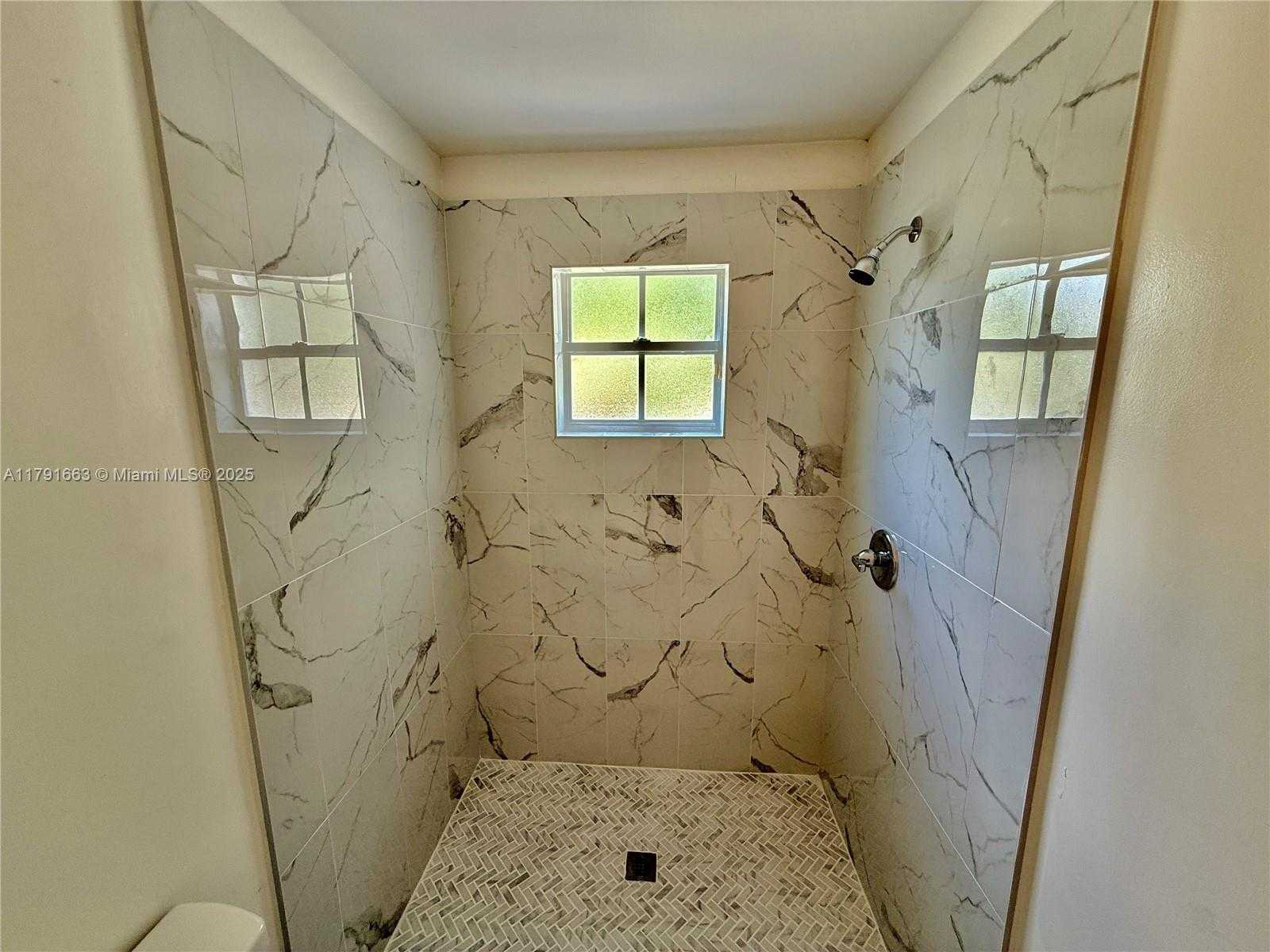Small Image of 4855 PALMBROOKE CIR, West Palm Beach Number 41