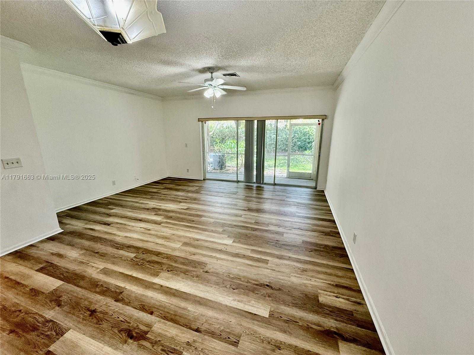 Small Image of 4855 PALMBROOKE CIR, West Palm Beach Number 43