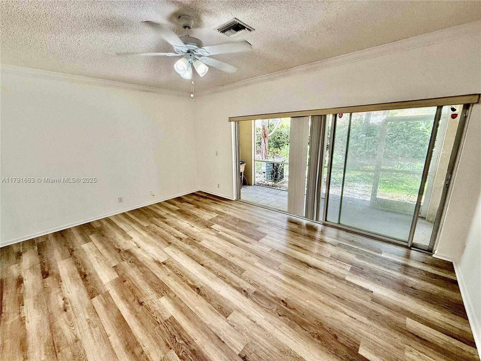 Small Image of 4855 PALMBROOKE CIR, West Palm Beach Number 44