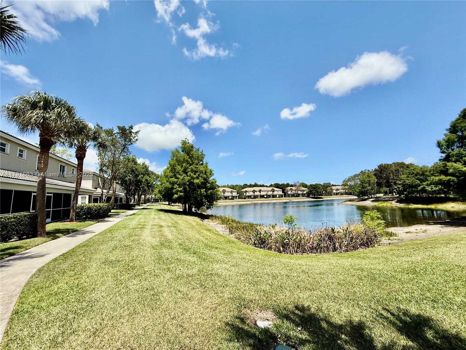 Small Image of 4855 PALMBROOKE CIR, West Palm Beach Number 51