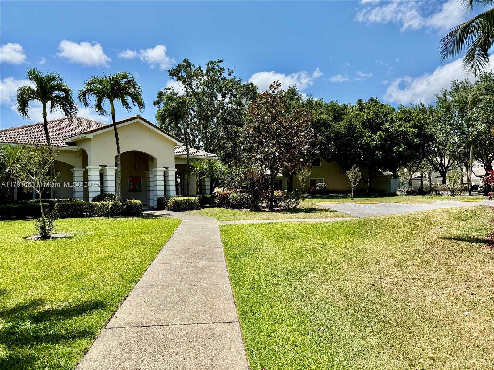 Small Image of 4855 PALMBROOKE CIR, West Palm Beach Number 58
