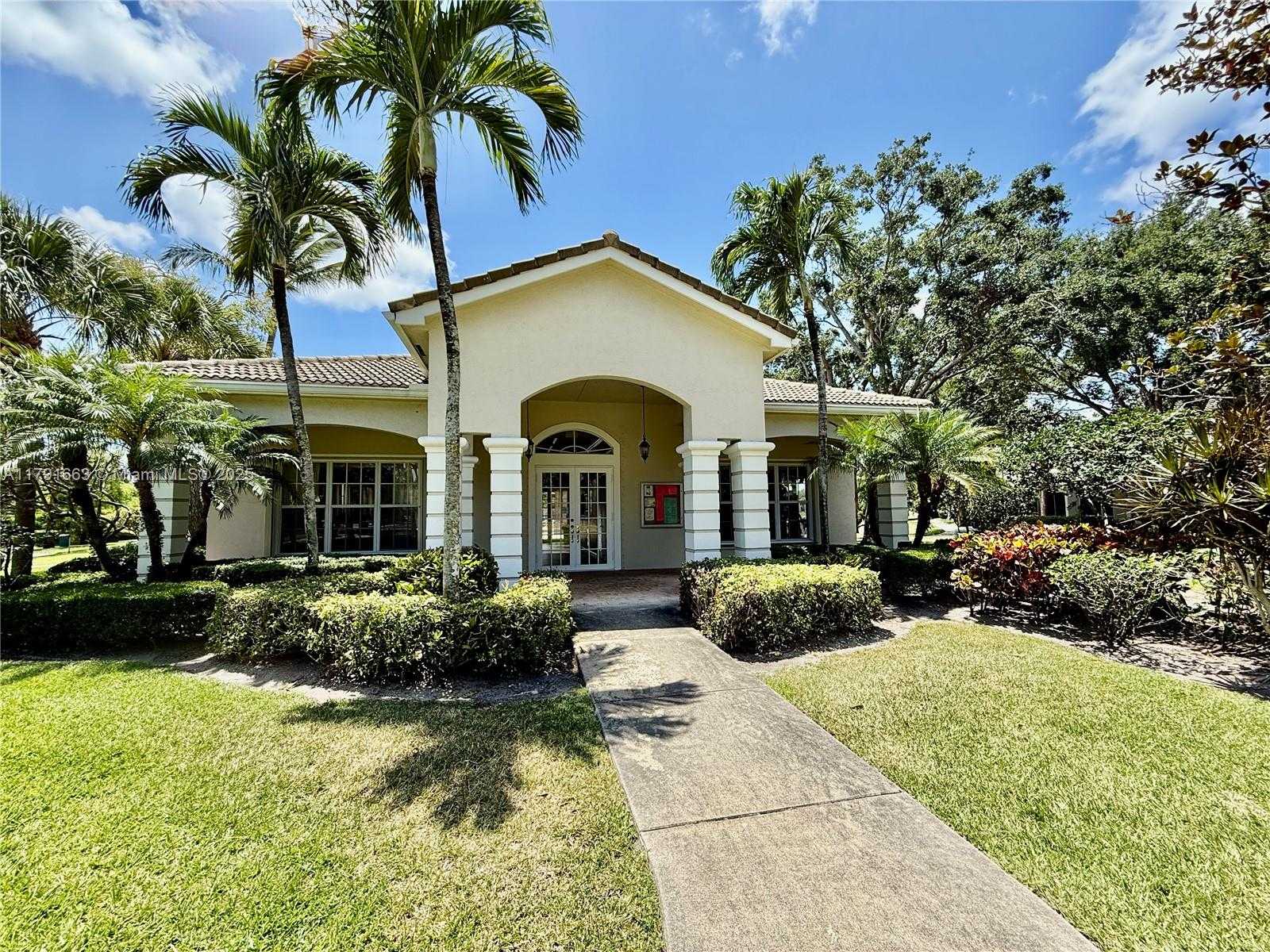 Small Image of 4855 PALMBROOKE CIR, West Palm Beach Number 59