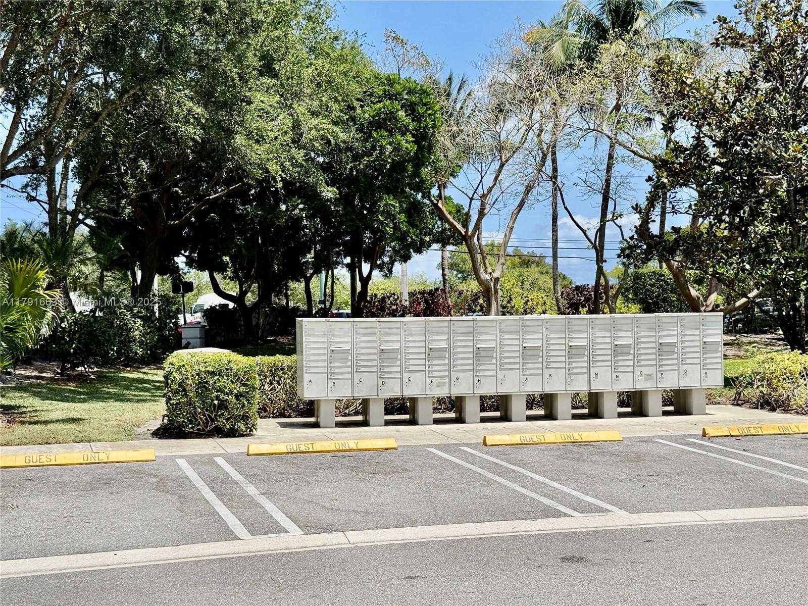 Small Image of 4855 PALMBROOKE CIR, West Palm Beach Number 6