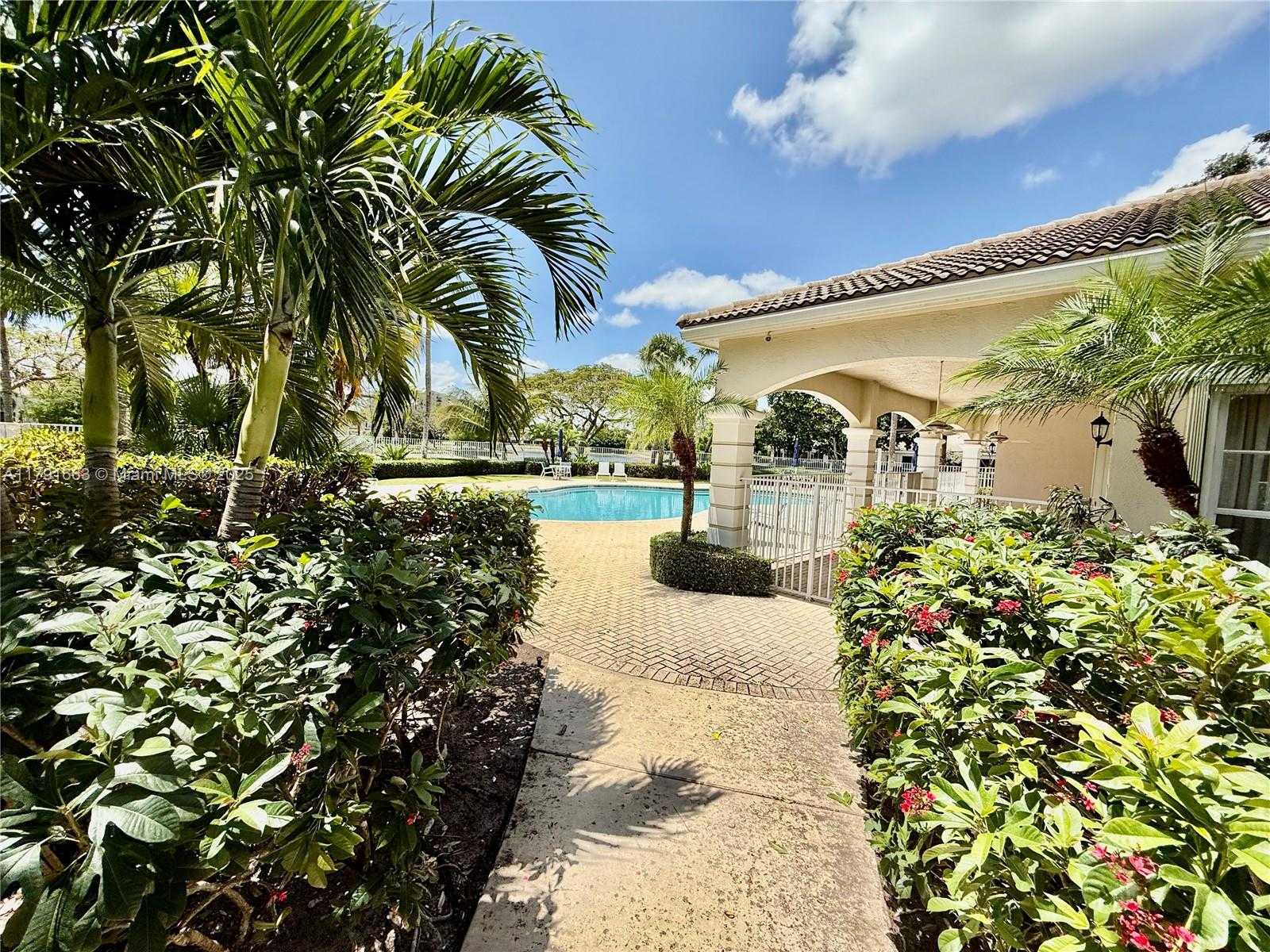 Small Image of 4855 PALMBROOKE CIR, West Palm Beach Number 61