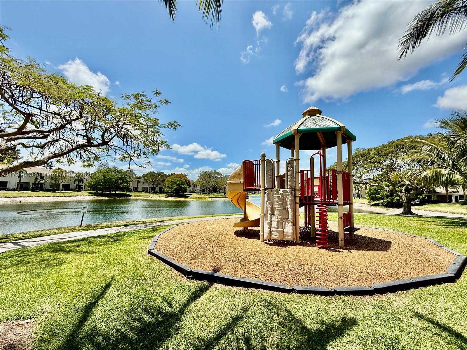 Small Image of 4855 PALMBROOKE CIR, West Palm Beach Number 66