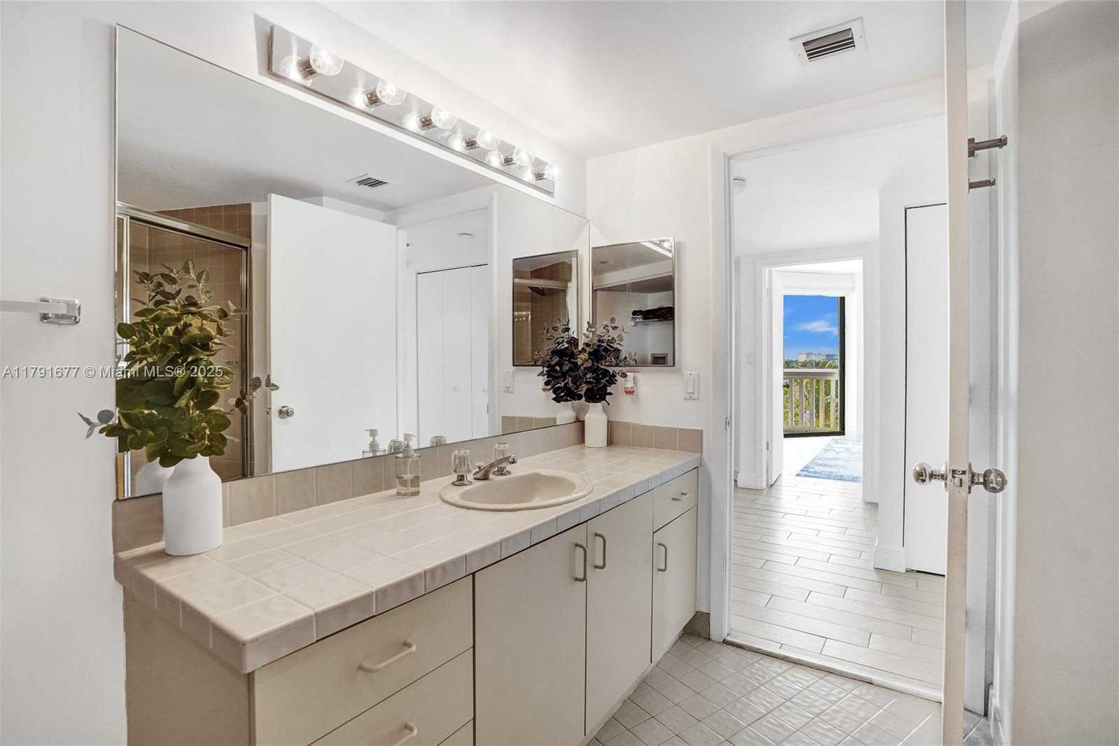Small Image of 1000 EAST ISLAND BLVD #503, Aventura Number 26