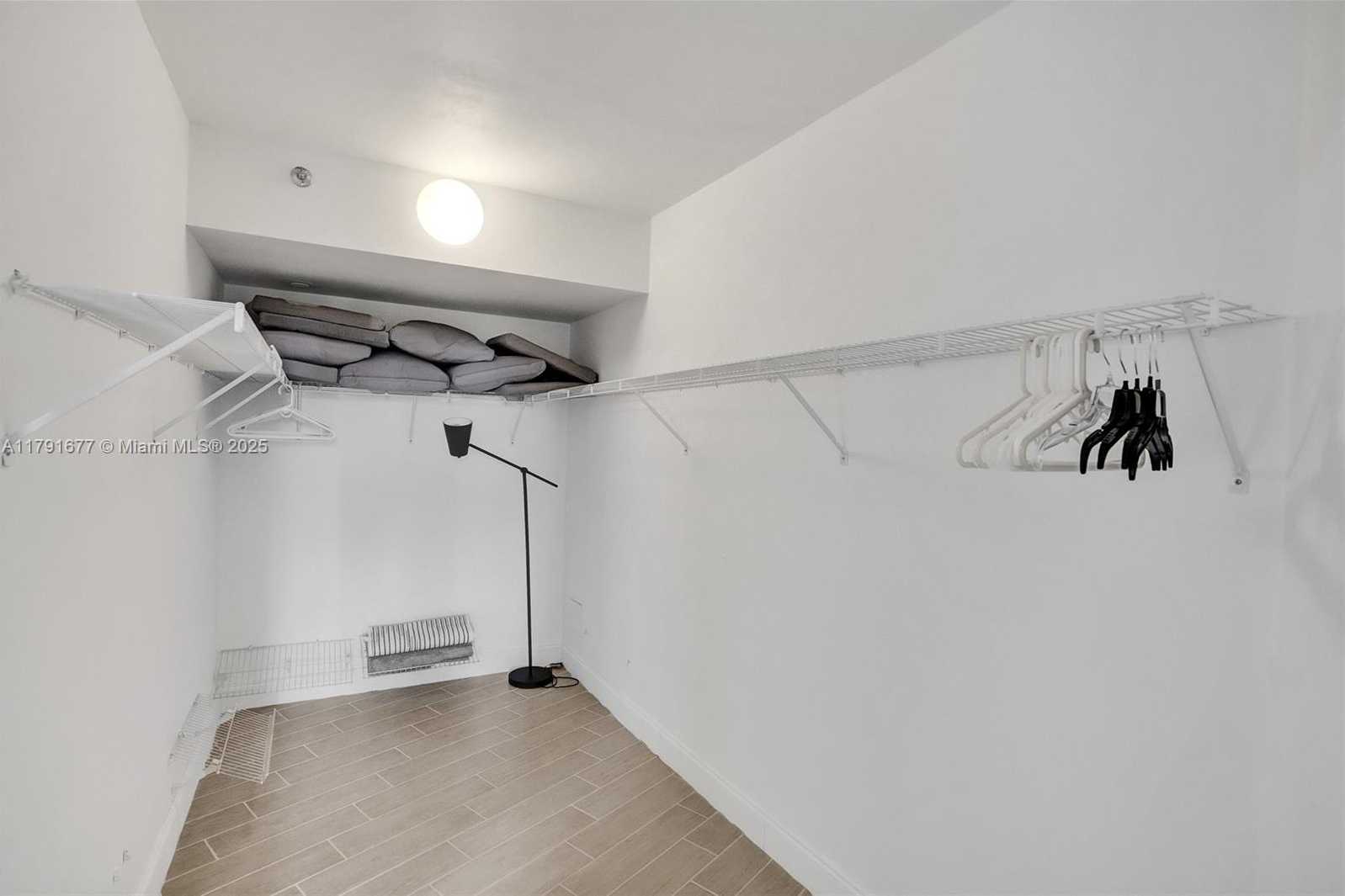 Small Image of 1000 EAST ISLAND BLVD #503, Aventura Number 35