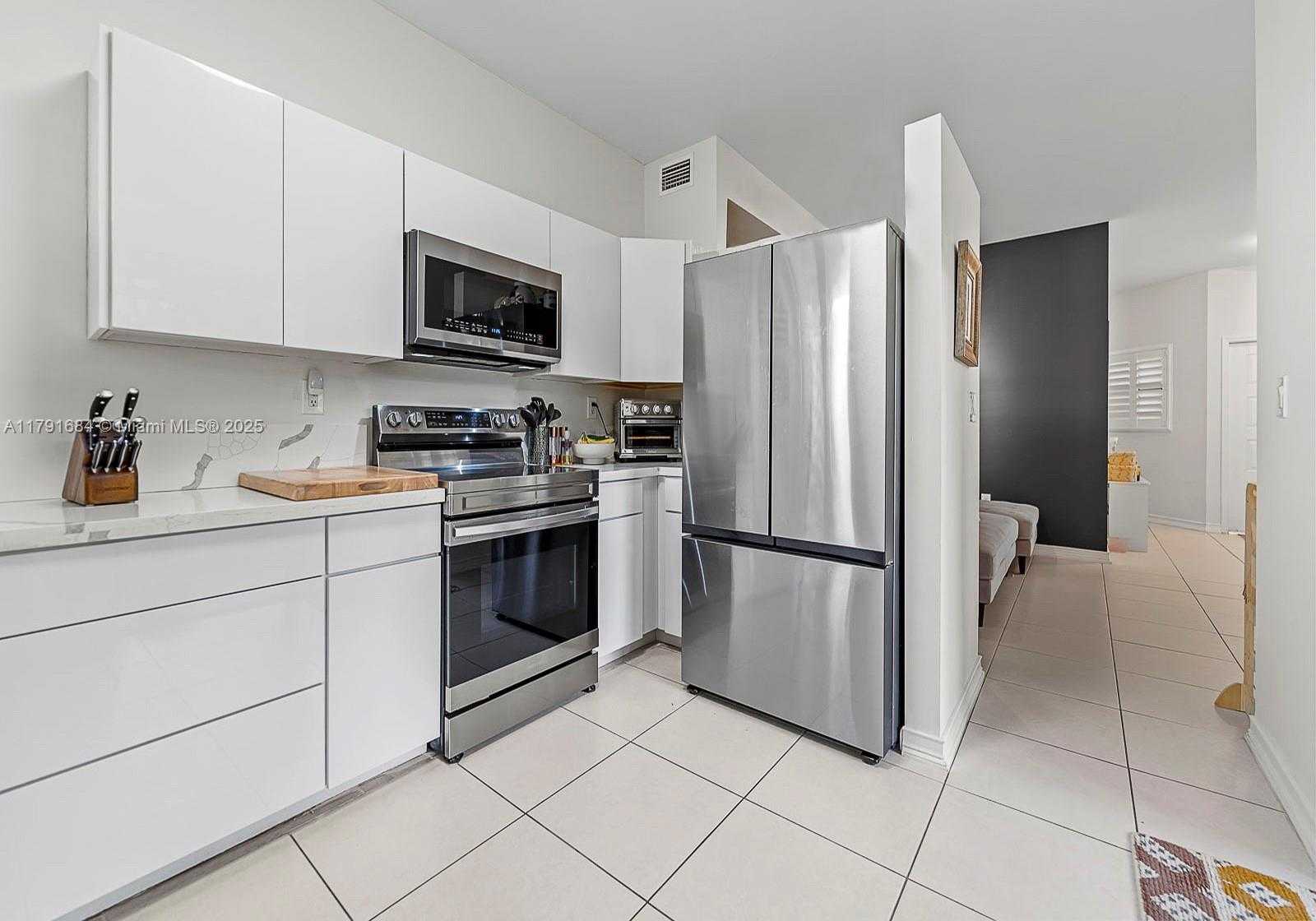 Small Image of 15533 NORTH MIAMI LAKEWAY N #101-19, Miami Lakes Number 12
