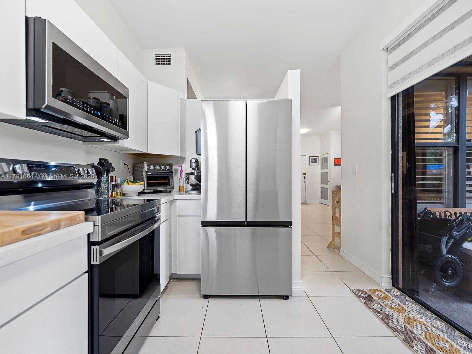 Small Image of 15533 NORTH MIAMI LAKEWAY N #101-19, Miami Lakes Number 13