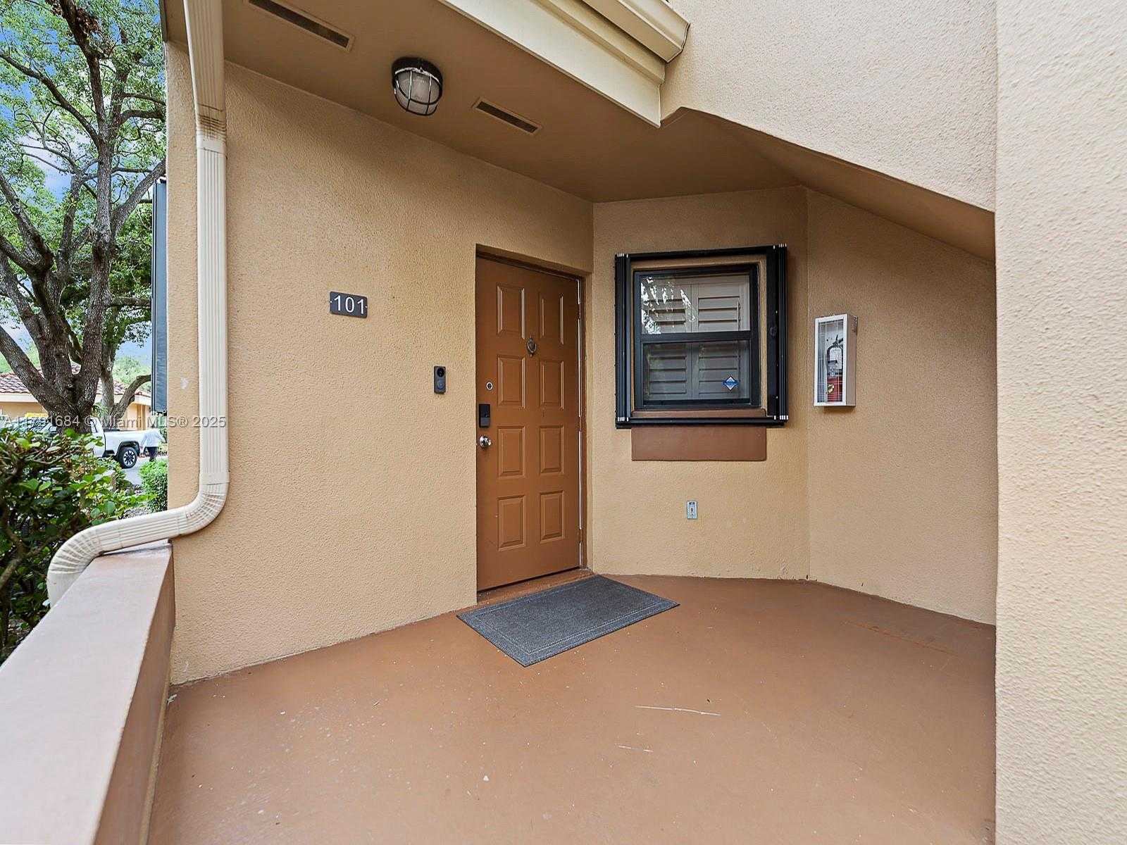 Small Image of 15533 NORTH MIAMI LAKEWAY N #101-19, Miami Lakes Number 20