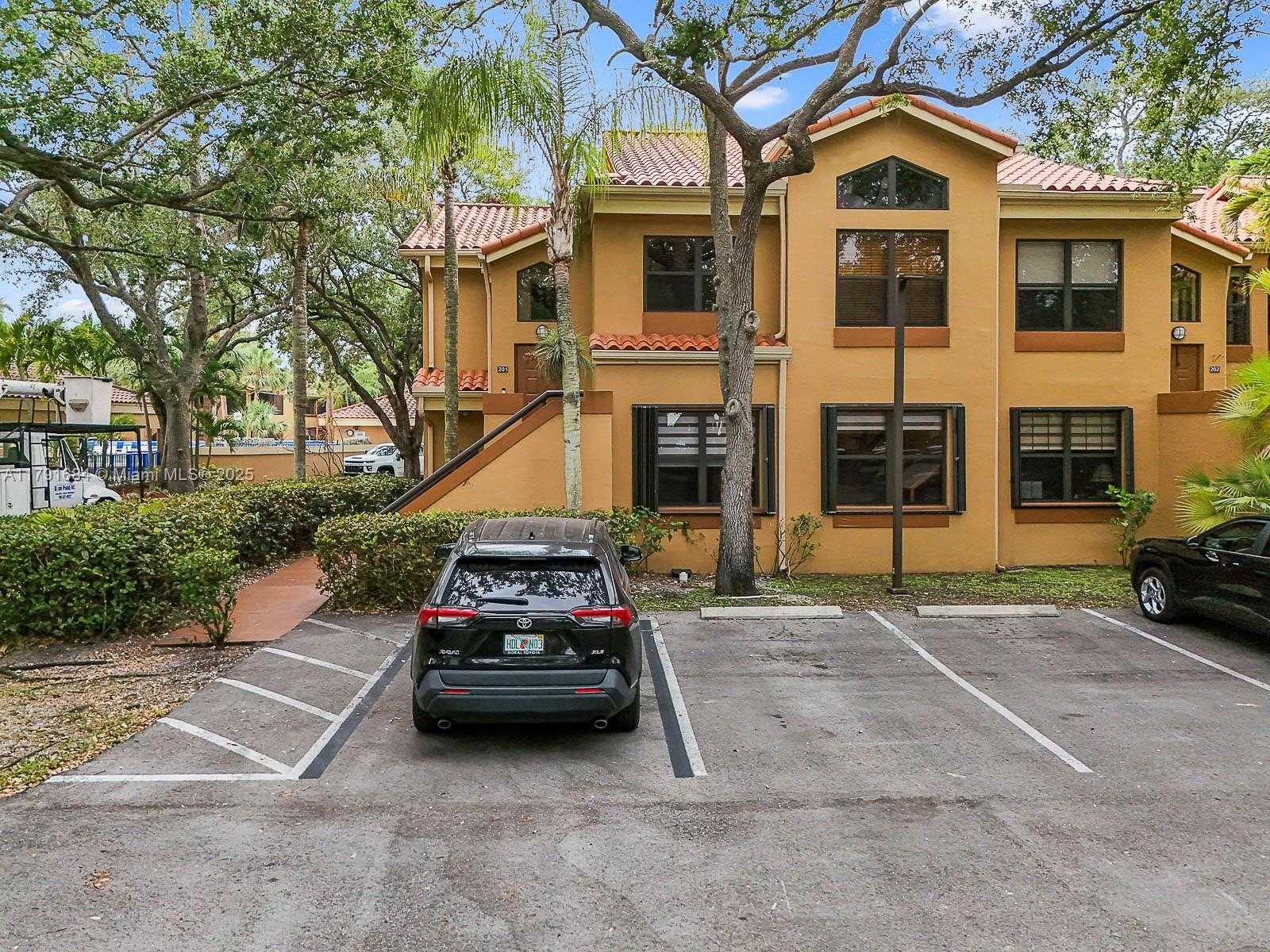 Small Image of 15533 NORTH MIAMI LAKEWAY N #101-19, Miami Lakes Number 29