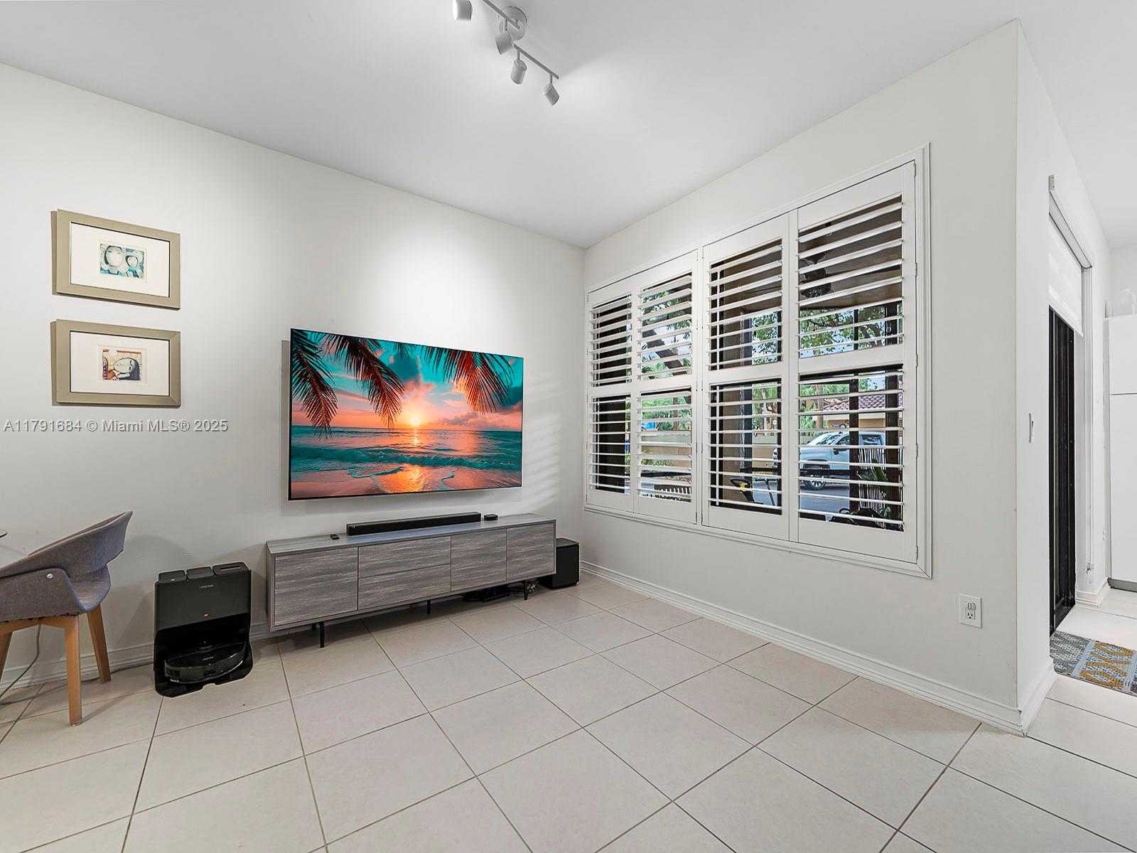 Small Image of 15533 NORTH MIAMI LAKEWAY N #101-19, Miami Lakes Number 7