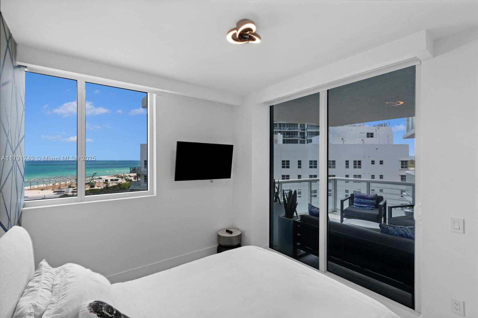 Small Image of 3801 COLLINS AVE #703, Miami Beach Number 15