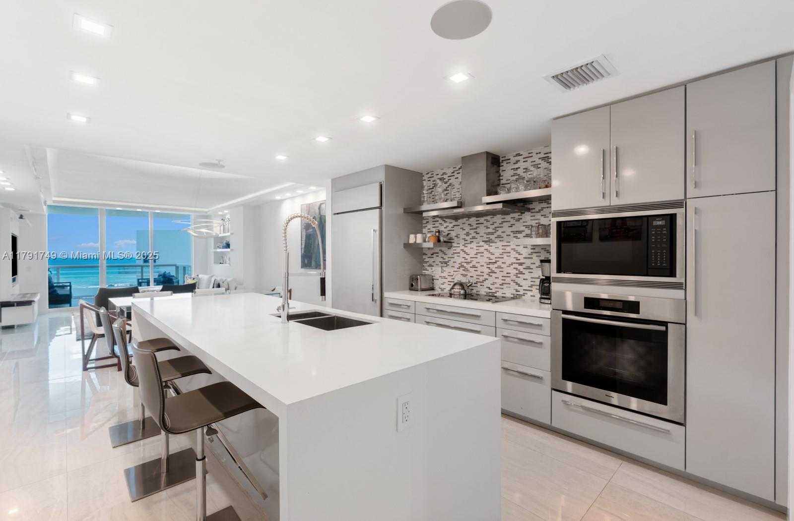Small Image of 3801 COLLINS AVE #703, Miami Beach Number 8