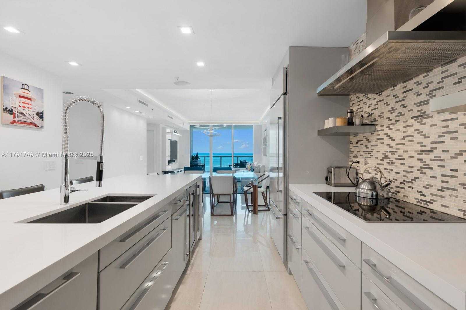 Small Image of 3801 COLLINS AVE #703, Miami Beach Number 9