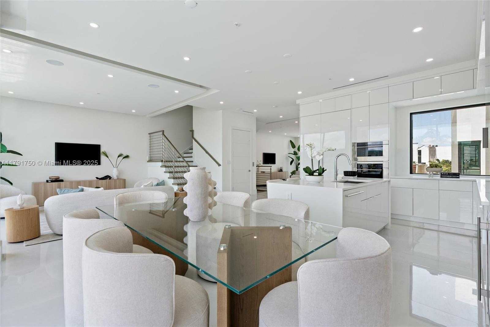 Small Image of 4008 NORTH EAST 167TH ST #6, North Miami Beach Number 13