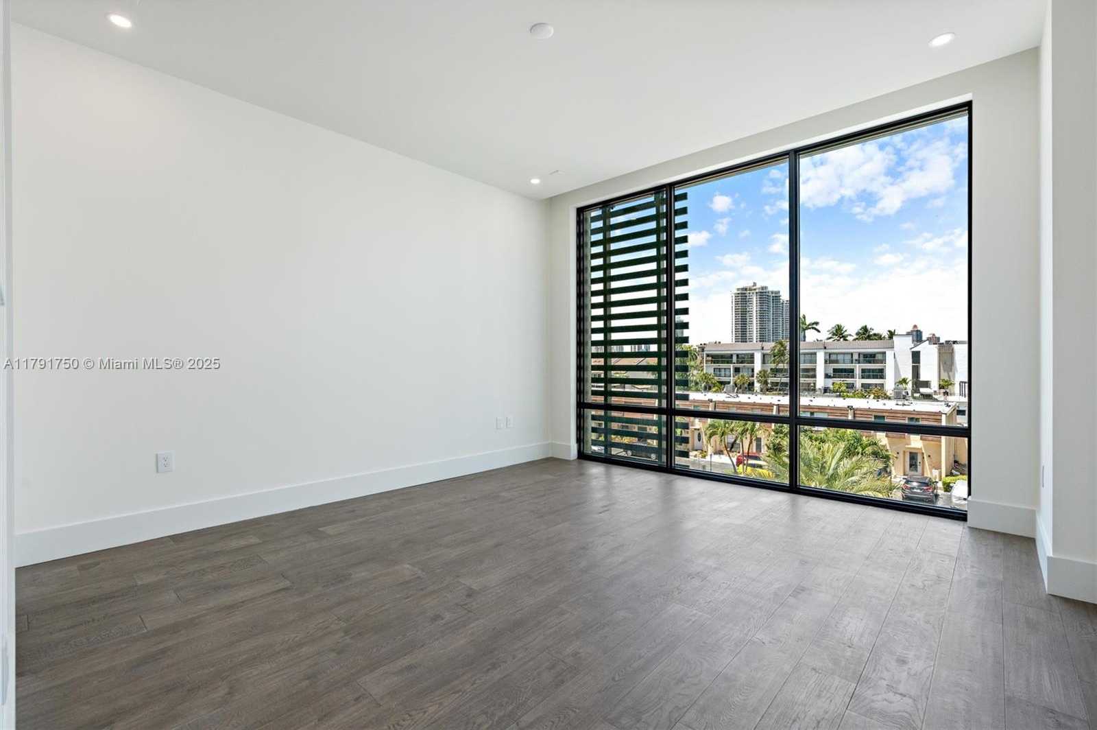 Small Image of 4008 NORTH EAST 167TH ST #6, North Miami Beach Number 18