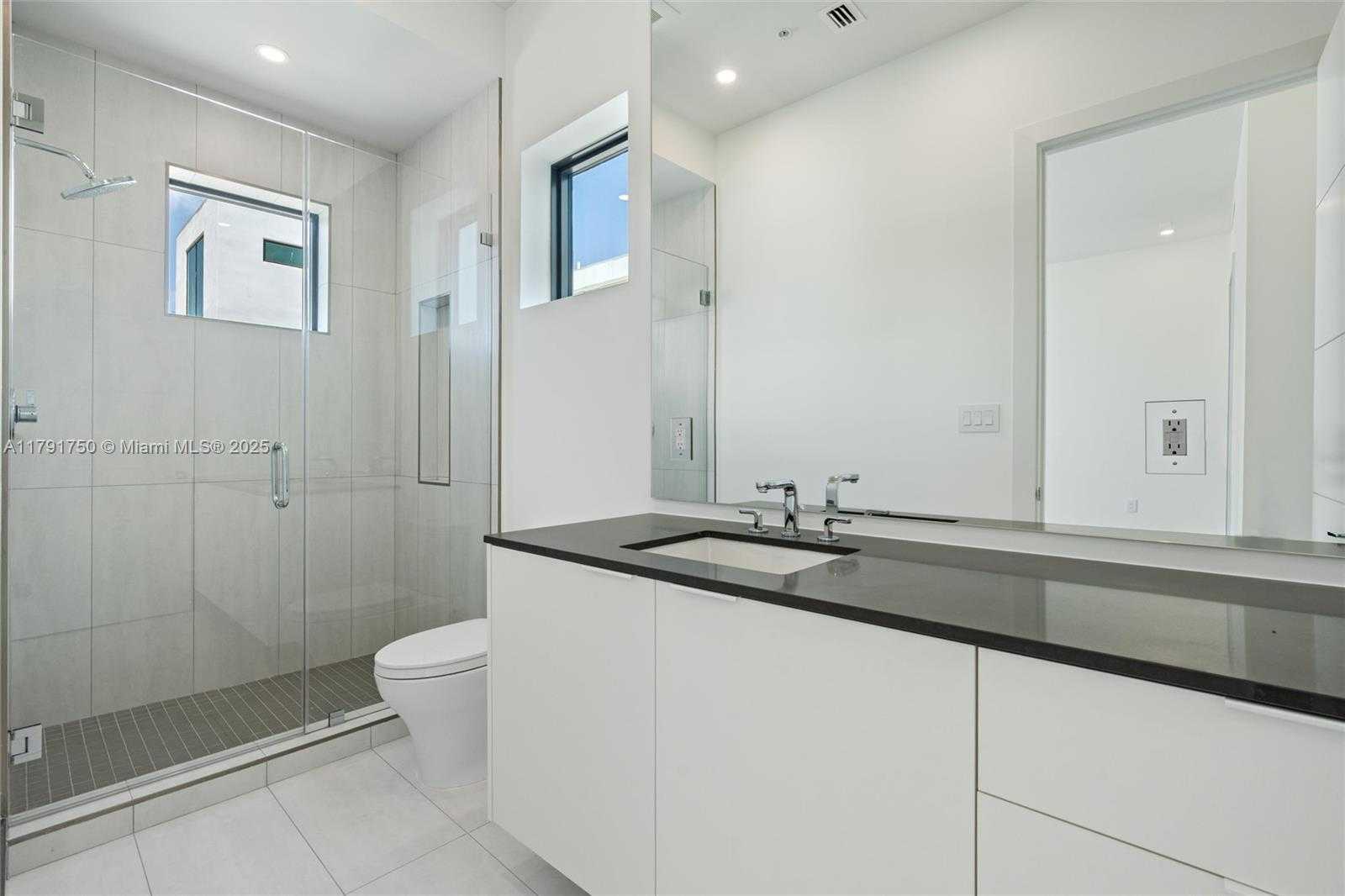 Small Image of 4008 NORTH EAST 167TH ST #6, North Miami Beach Number 19