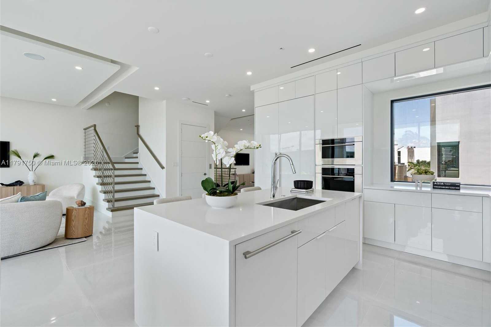 Small Image of 4008 NORTH EAST 167TH ST #6, North Miami Beach Number 7