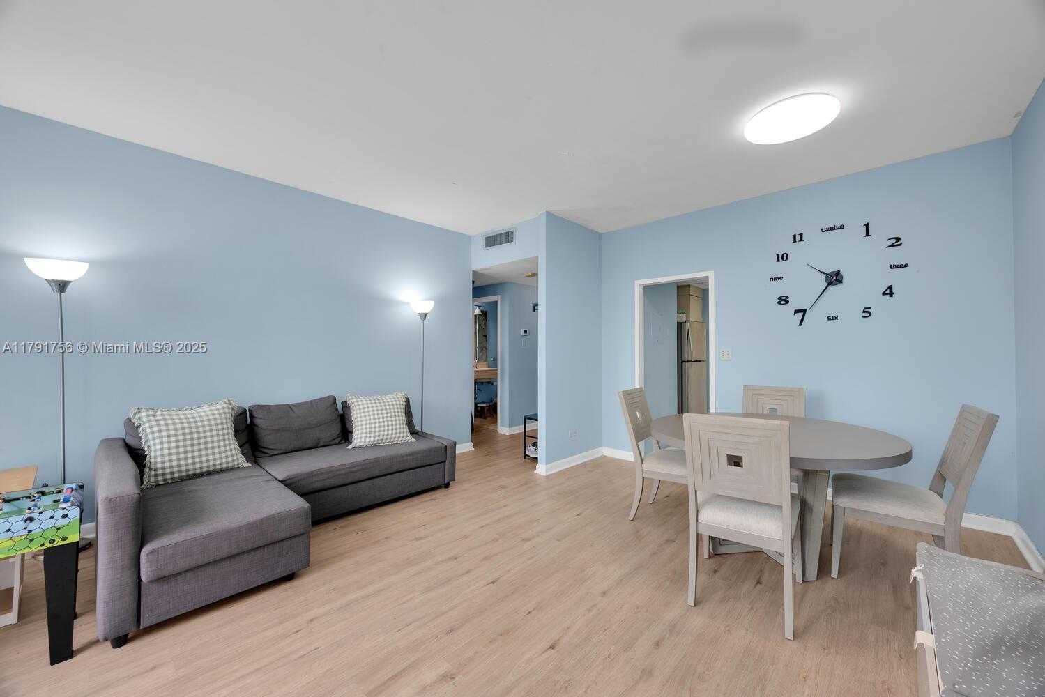 Small Image of 700 BILTMORE WAY #212, Coral Gables Number 4
