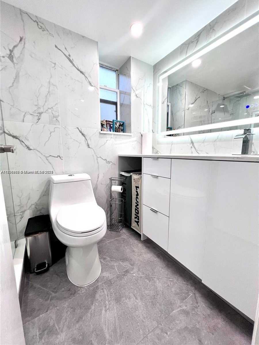 Small Image of 20200 E Country Club Dr, Aventura, FL 33180, USA Number 13