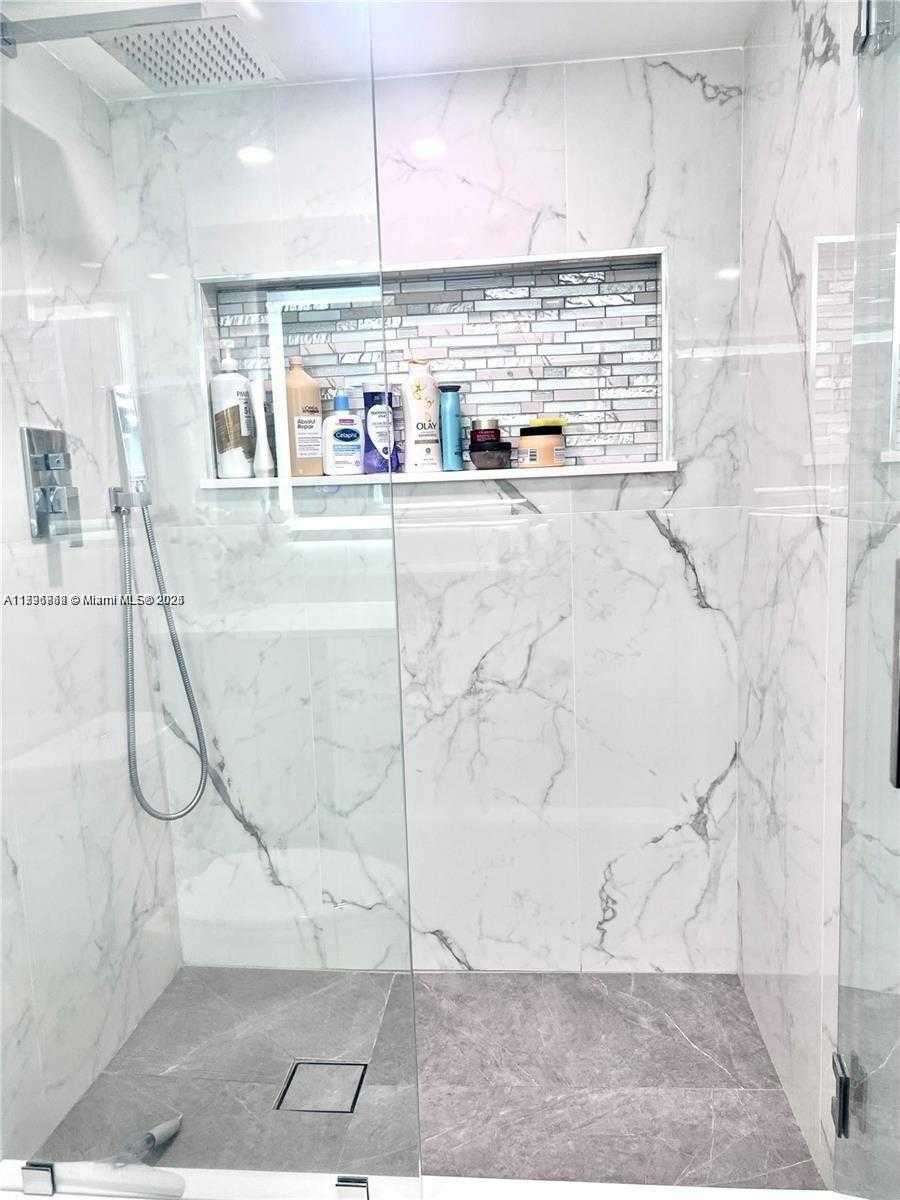 Small Image of 20200 E Country Club Dr, Aventura, FL 33180, USA Number 15