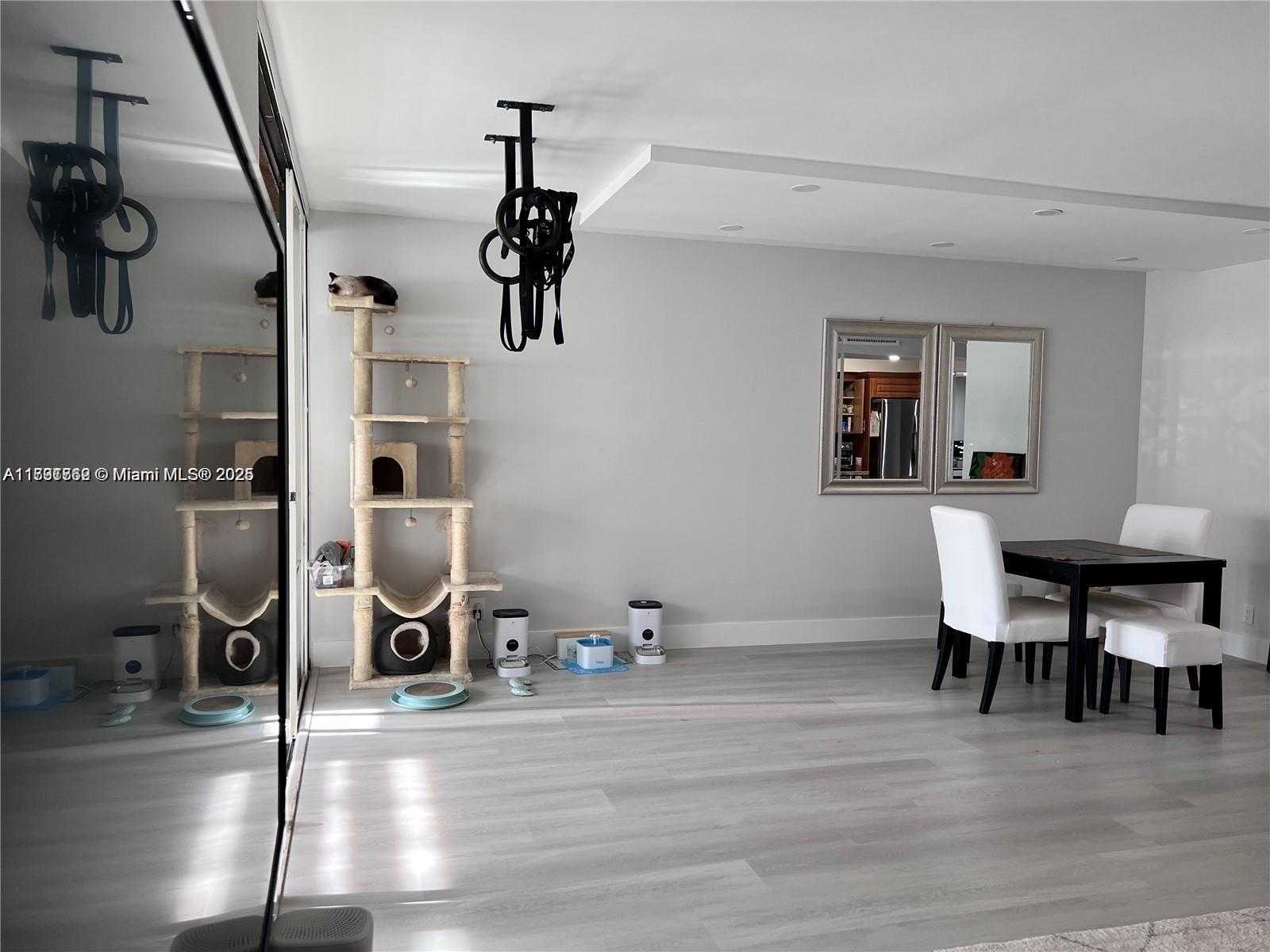 Small Image of 20200 E Country Club Dr, Aventura, FL 33180, USA Number 16