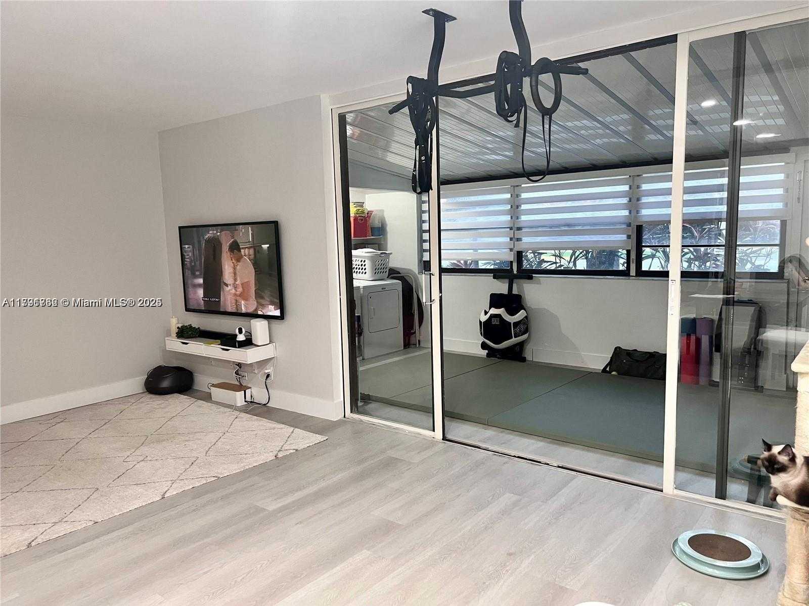 Small Image of 20200 E Country Club Dr, Aventura, FL 33180, USA Number 17