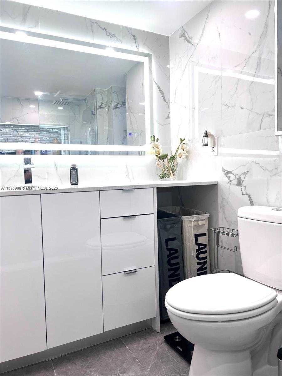 Small Image of 20200 E Country Club Dr, Aventura, FL 33180, USA Number 18